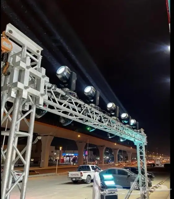 لدينا افتتاحات روابيات في ذكرى بالونات ومرء وزارات خط 3
