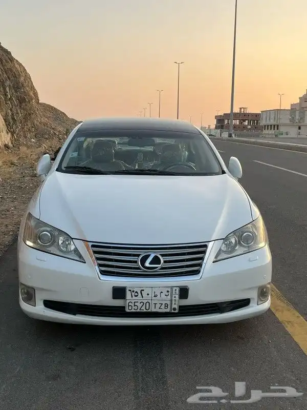 للبيع لكزس 2012 ES 8