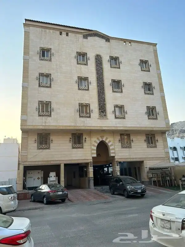 للبيع شقة مساحة 192 ببطحاء قريش 0
