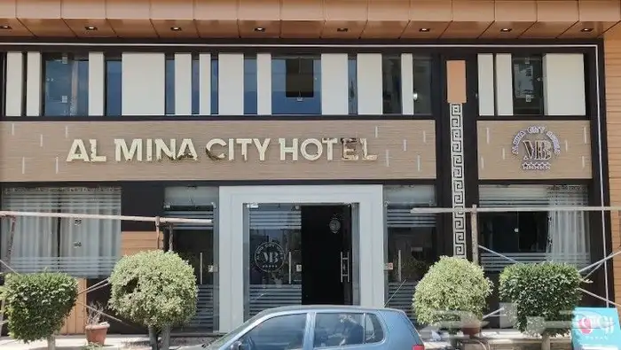 تركيب لوحة محل حروف بارزة تفصيل لوحات محلات احرف مضيئه اسمنت 8