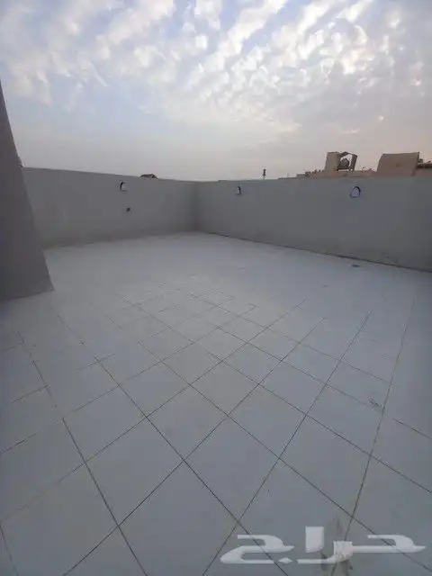 فيلا للبيع في حي ظهرة لبن 8