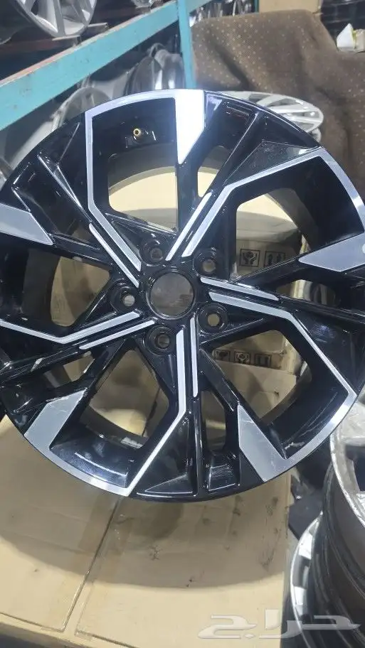 السلام عليكم يوجد لدينا جنوط سنات مديل 25 اصلي وكاله مقاس 17 2