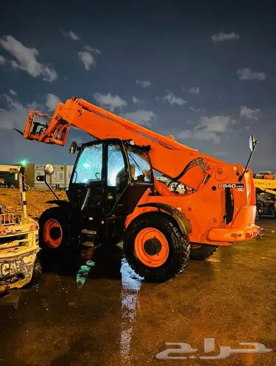 فوركلفت رافعه شوكيه سكينه كرينات ونش جي سي بي17متر لليجار 1