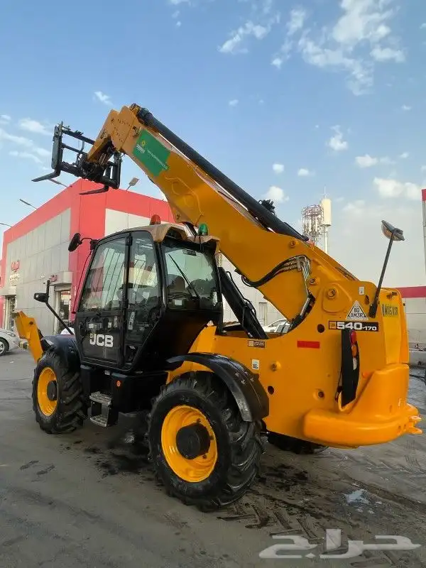 رافعه تلسكوبيه JCB تلي هندر بوم لودر 17متر مديل حديث للاجار 2