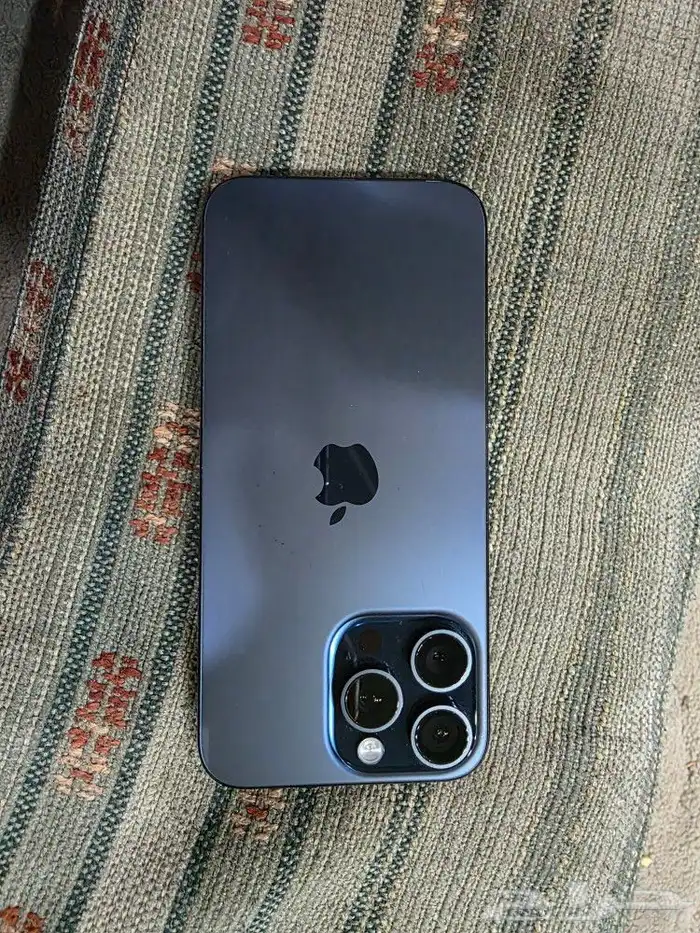 للبيع ايفون 15 برو ماكس 0