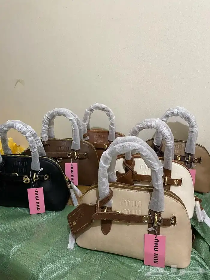 شنط ماركة ميو ميو الاكثر طلبا وجميع الماركات جودة تهبببل 17