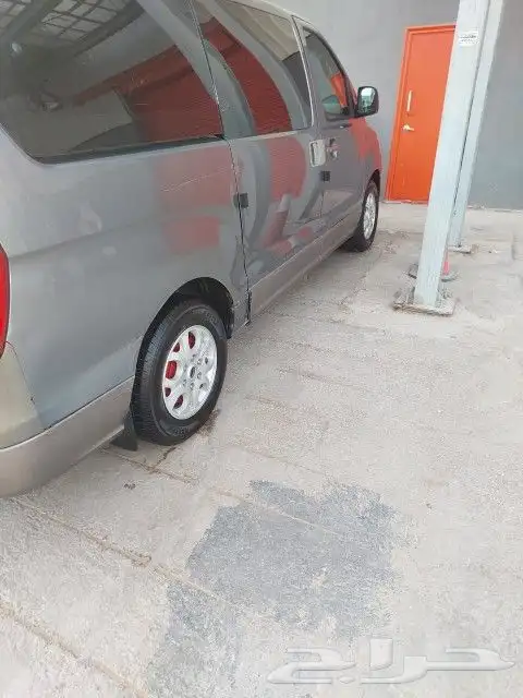 سيارة فان H1 عائلية للايجار الشهري 2