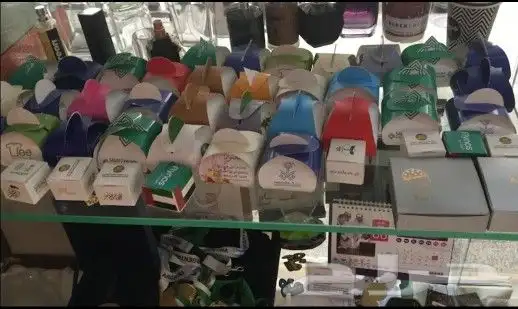 علب هدايا وبكسات عبايات واكياس عبايات وعلب حلا وعلب عود 45