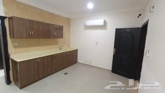 شقق عزاب للإيجار حي الشعله 1