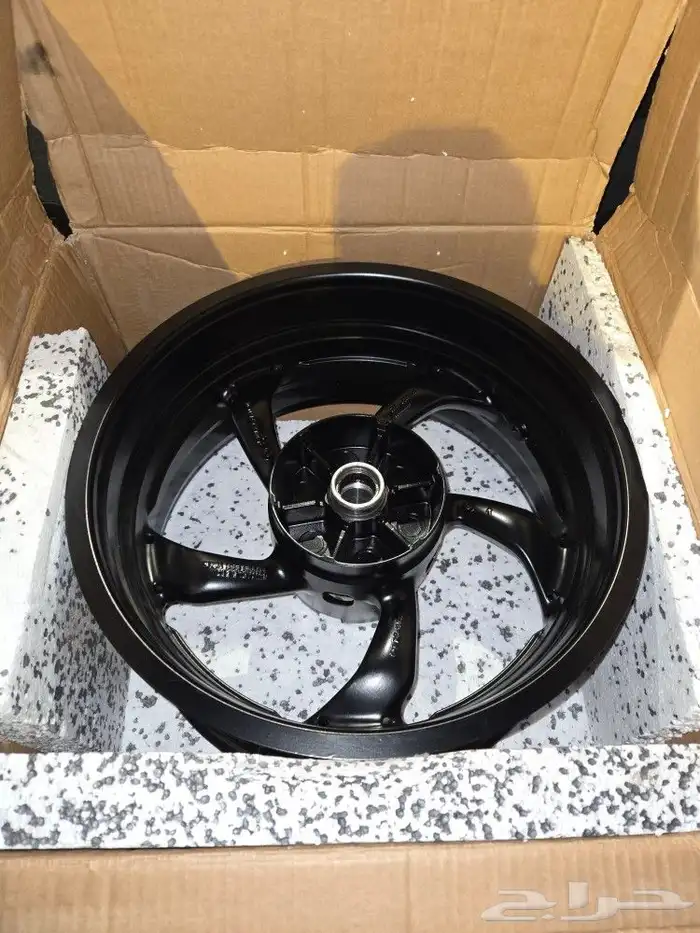 2018 yamaha Vmax with 240mm rear tire kit الوحيد بالمملكة 6