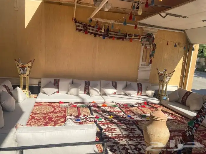 تأجير طاولات طعام 6