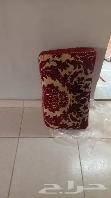 مخاد وسرير نفرين خشب وجهاز رياضي التواصل واتس 0