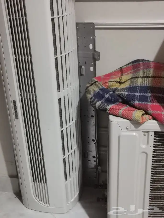 مكيف سبليت ما يبرد ميكرويف كنب 1