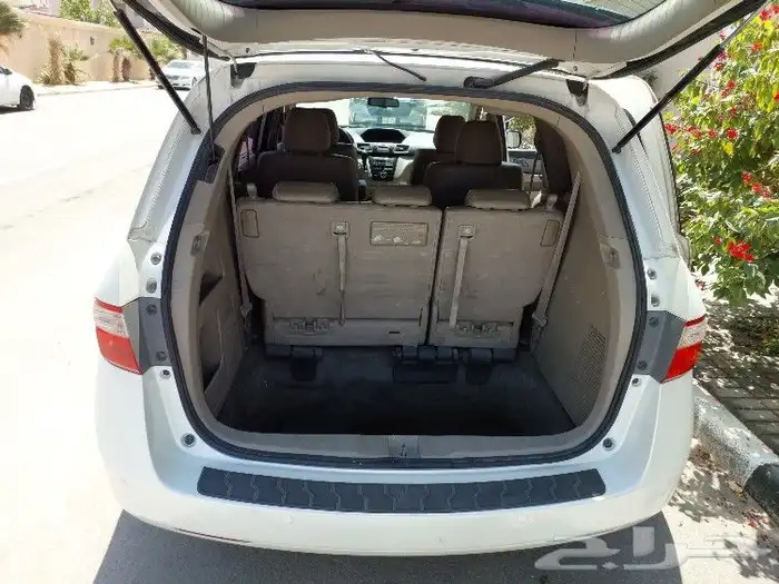 هوندا اودوسي EXL فول اوتوماتيك موديل 2012 ممشى 300كيلو 5