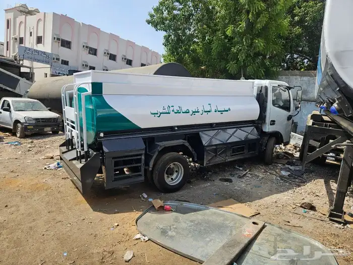 خزانت جهزه للبيع جميع صهاريج المياه وا محروقات وا جميع انوا 4