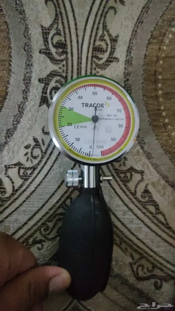 انبوب شق حنجري 3 مقاس مختلف مقاس ومنفاخ 0