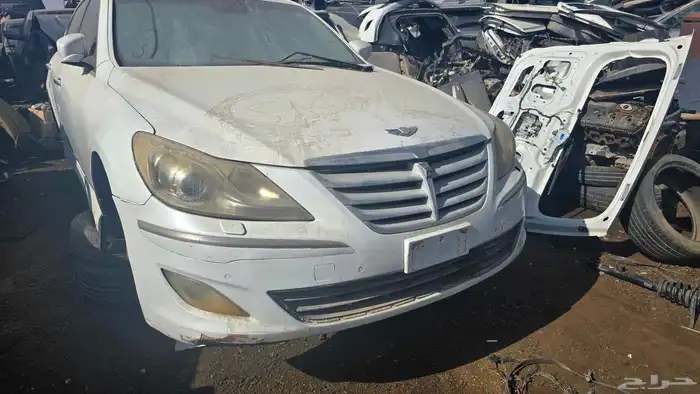 للبيع قطع غيار فقط جنسس 2013 2