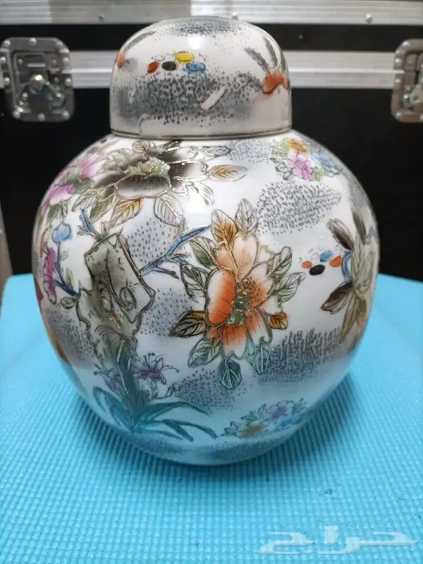 Vantage Hand Painted Pot 2