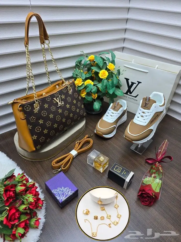 أفخم الشوزات والشناط النسائي 0