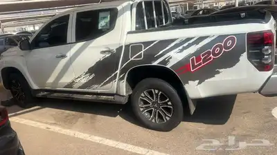 ميتسوبيشي ال 200 ديزل للايجار الشهري موديل 2024 دبل 1