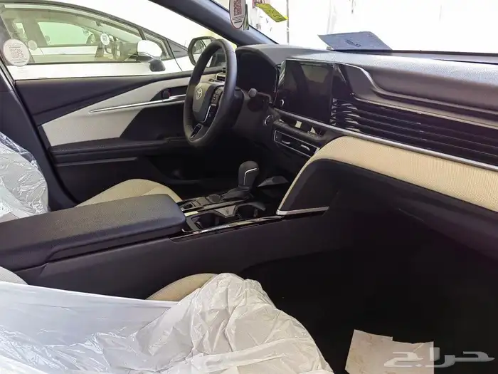 تويوتا كامري ال اي بنزين 2025 8