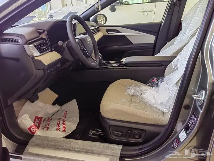 تويوتا كامري ال اي بنزين 2025 7