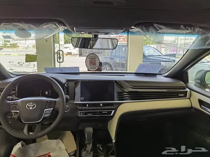 تويوتا كامري ال اي بنزين 2025 9