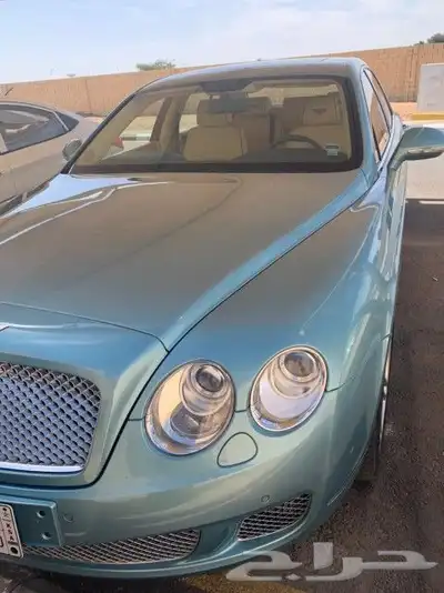سياره بنتلي 2010 2