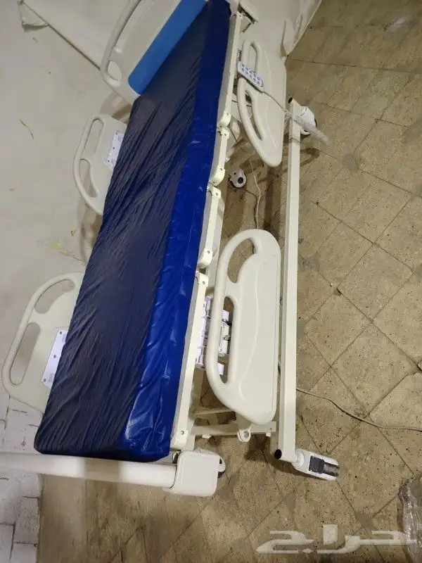 سرير طبي كهربائي 4