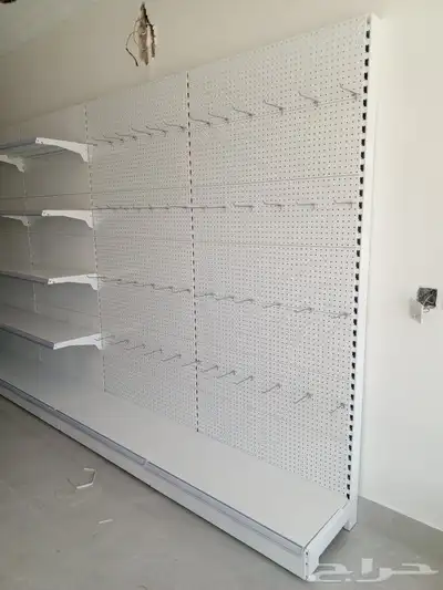 يوجد لدينا رفوف سوبرات رفوف صيدليات جميع انواع الرفوف 0