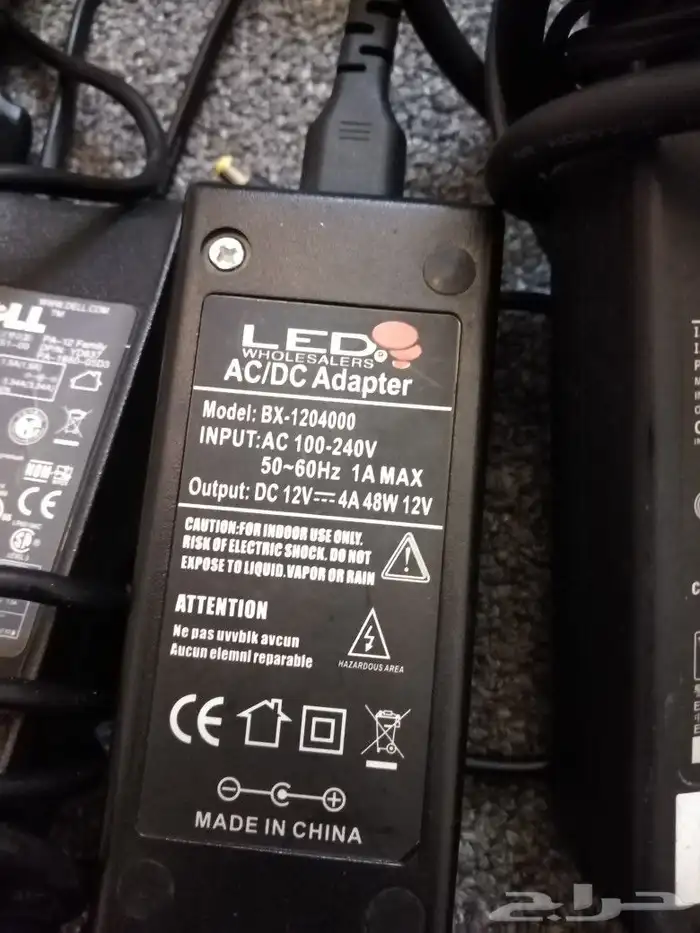 مجموعة شواحن لابتوب وسلك hdmi 6