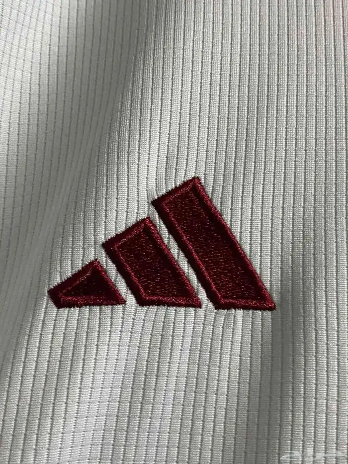 تيشيرت مانشستر يونايتد الابيض والاحمر 4