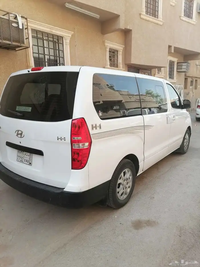 فان للنقل داخل وخارج الرياض 0