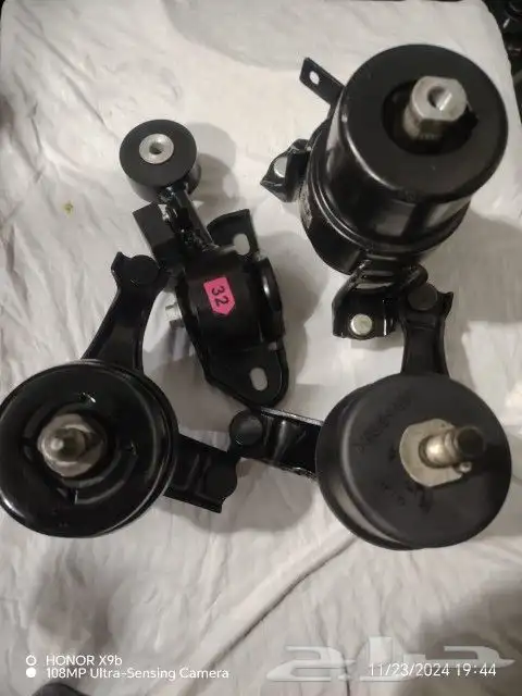 قطع غيار السيارات تويوتا 10