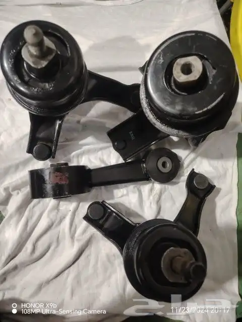 قطع غيار السيارات تويوتا 12