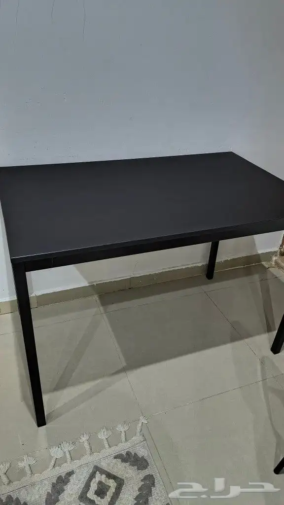 طاولة ايكيا وكراسي 2