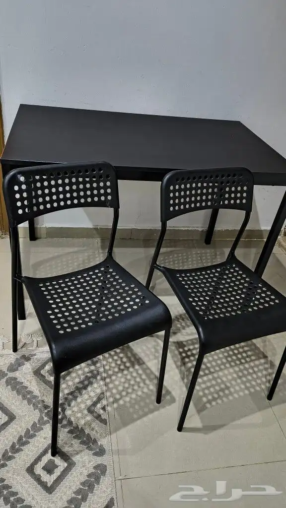 طاولة ايكيا وكراسي 0