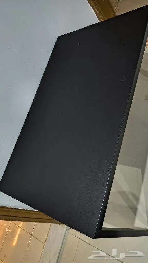 طاولة ايكيا وكراسي 3