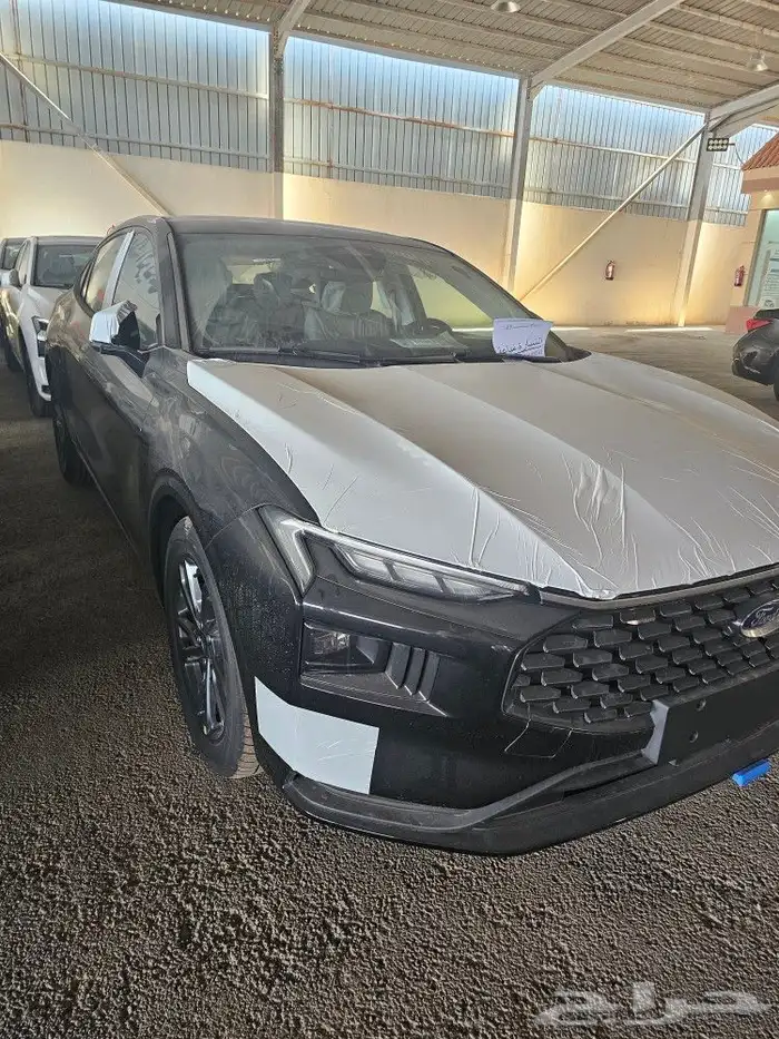 تورس ترند 2025 ابيض واسود مبيعات بنووك 2