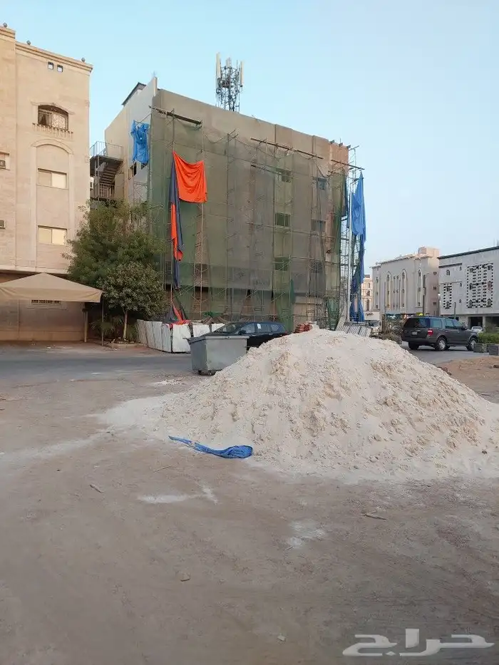 رمل ابيض تليس تيماء بصندوق26مترة 42من45طن 9
