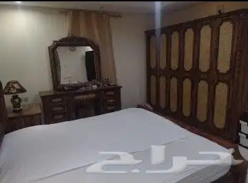 أثاث منزلي غرفة نوم كبيرة بحالة جيدة و غرفة نوم أطفال 1