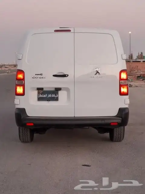 بيجو اكسبريت 2021 4
