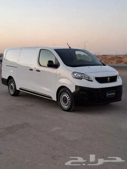 بيجو اكسبريت 2021 8