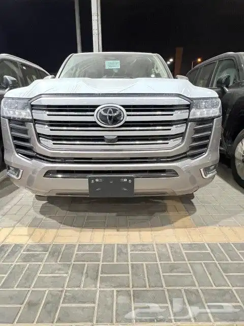 تويوتا لاند كروزر GXR. 3. 2025 عبداللطيف كاش وتقسيط 11