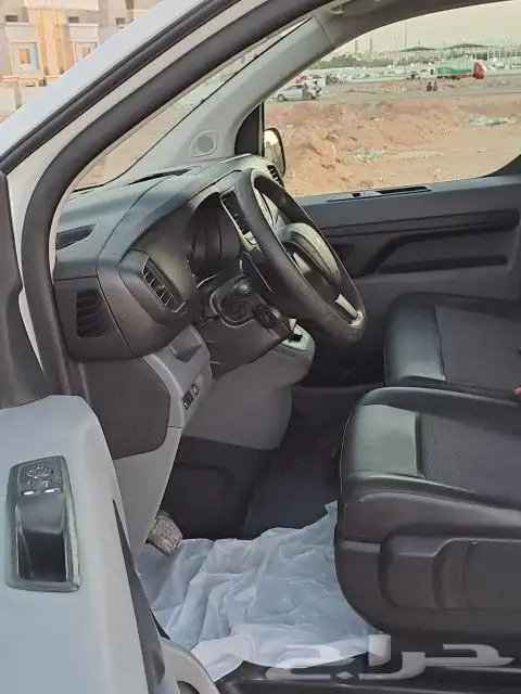 بيجو اكسبريت 2021 10