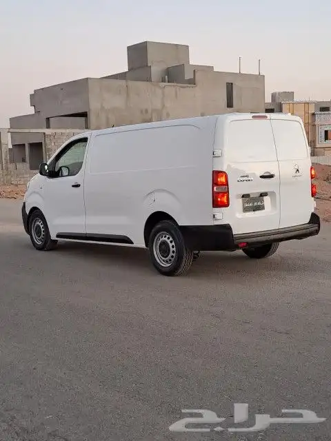بيجو اكسبريت 2021 2