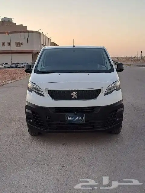 بيجو اكسبريت 2021 3