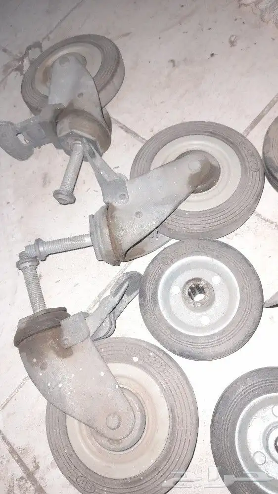 كفرات عجلات ثابت ومتحرك 6