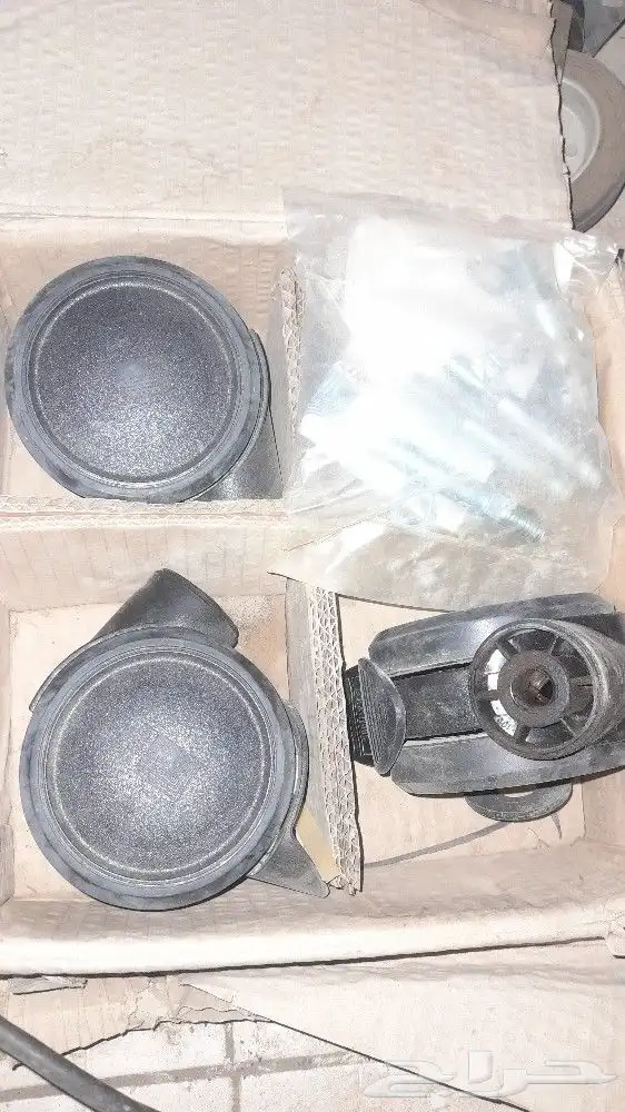 كفرات عجلات ثابت ومتحرك 8