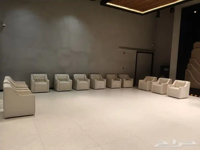 يوجد لدينا جميع انواع الكنب والكراسي الشفاف 0